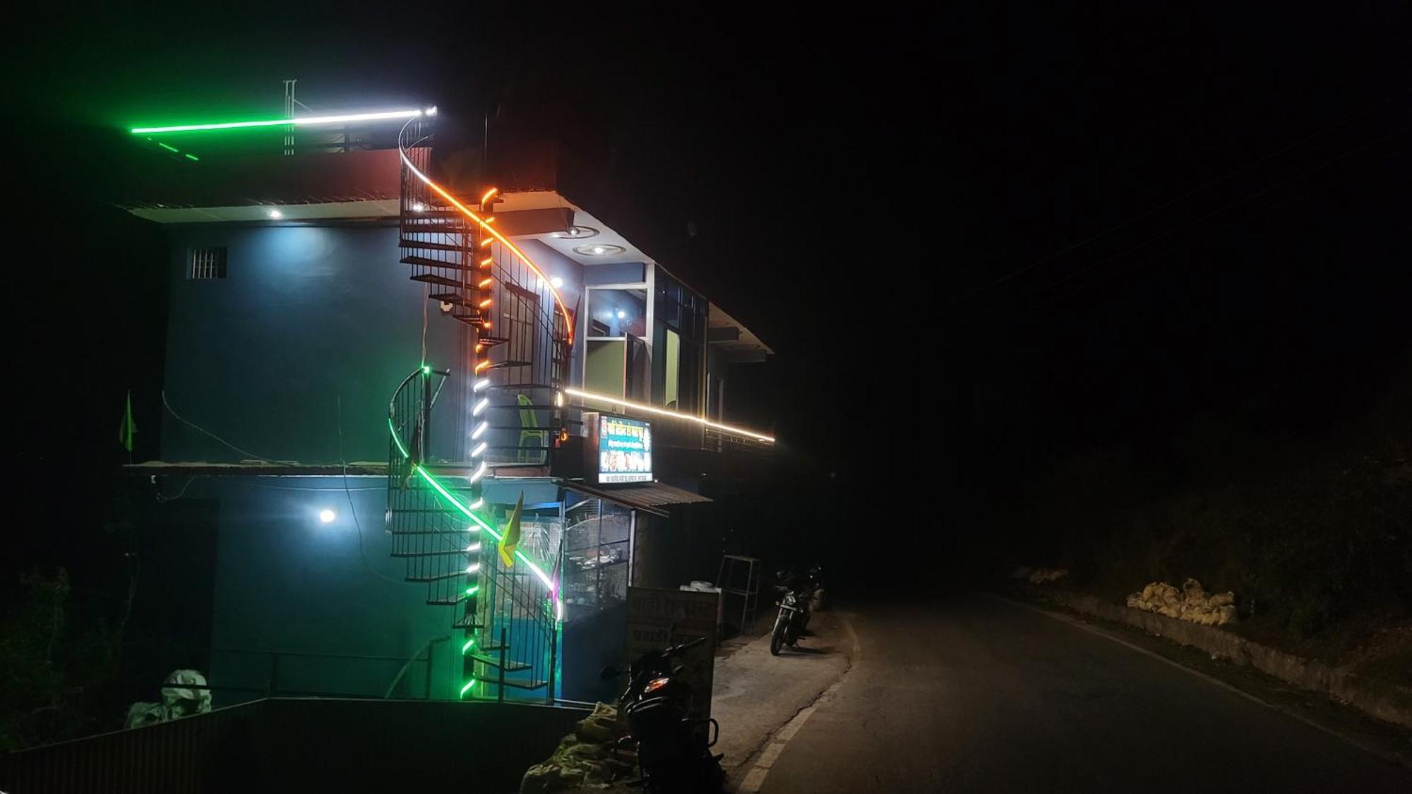 Mahi Restaurant & Guest House Almora Exteriör bild