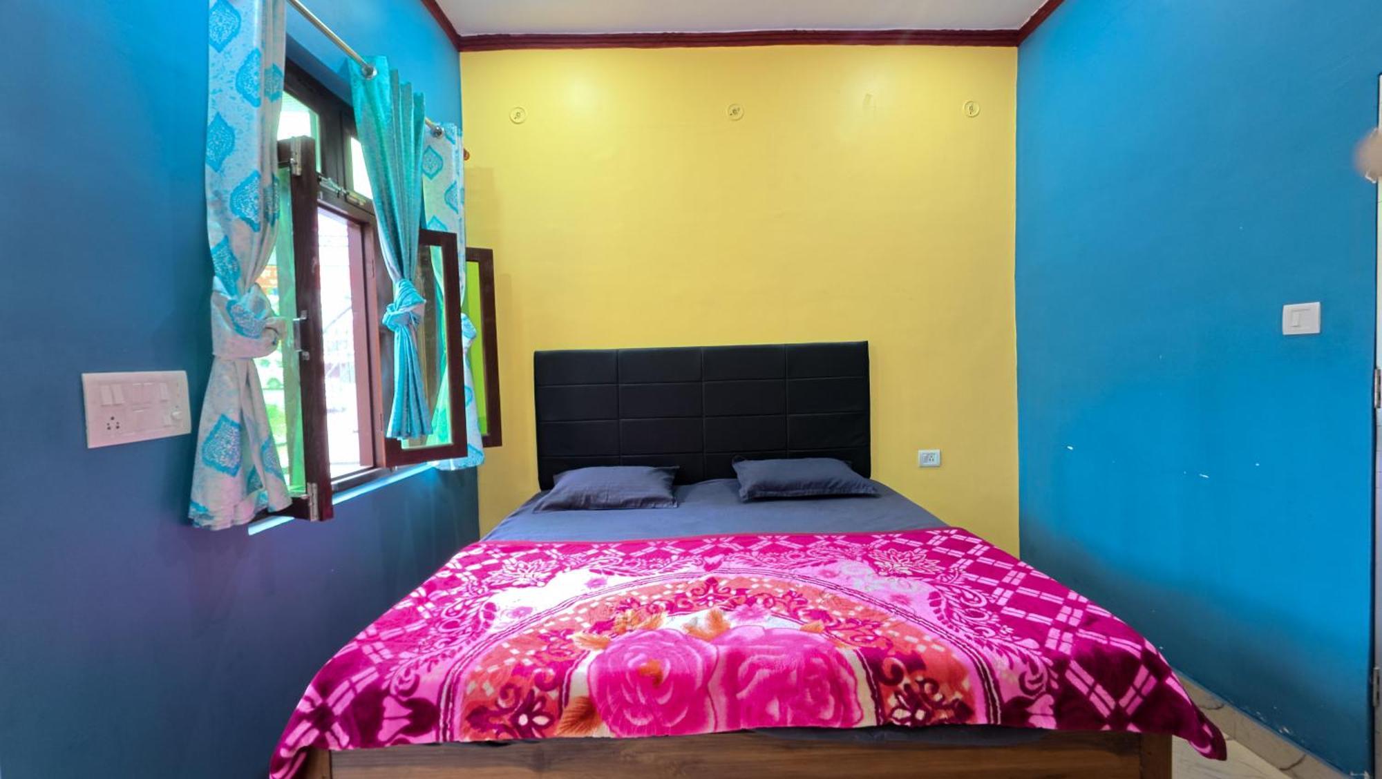 Mahi Restaurant & Guest House Almora Exteriör bild