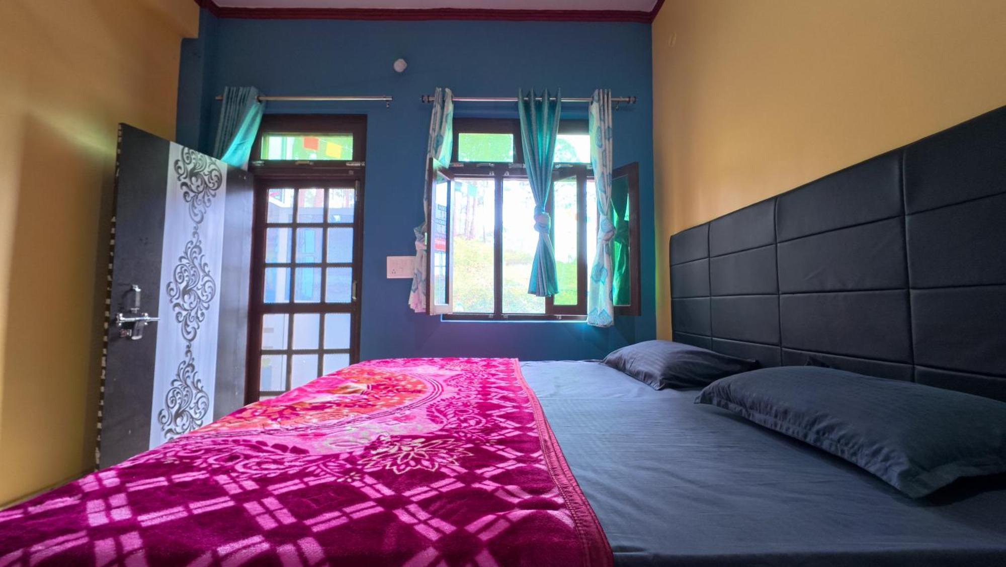 Mahi Restaurant & Guest House Almora Exteriör bild